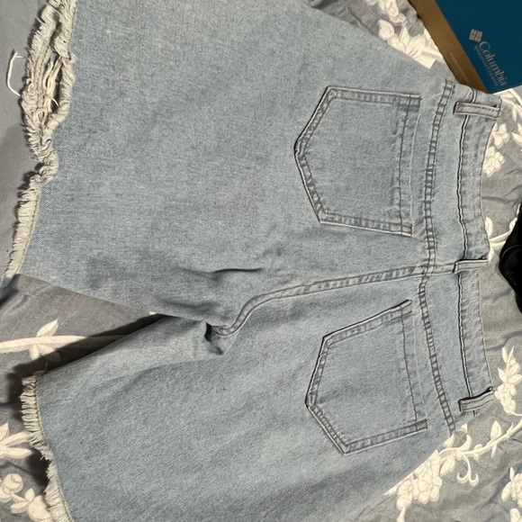 Hollywood boutique Bermuda shorts - Picture 2 of 4